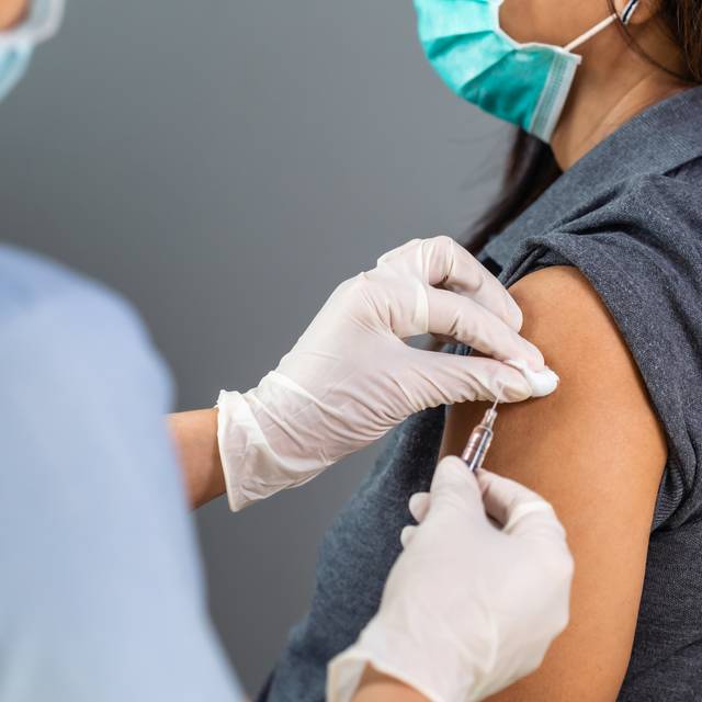 Impfung, Impfen, Covid, Covid 19, Corona, Coronavirus, Virus, Spritze, Arzt, Medizin, Doktor