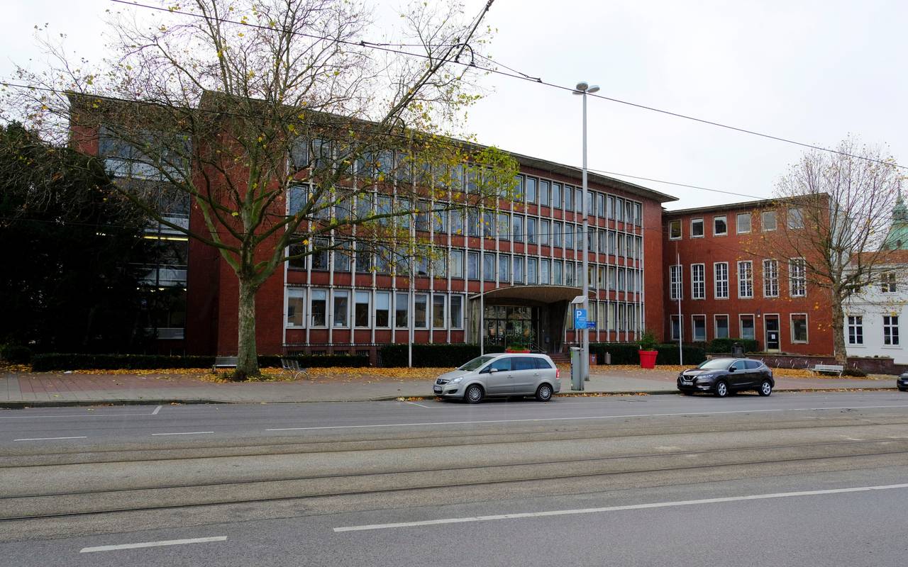 Frontansicht des Rathauses Wattenscheid