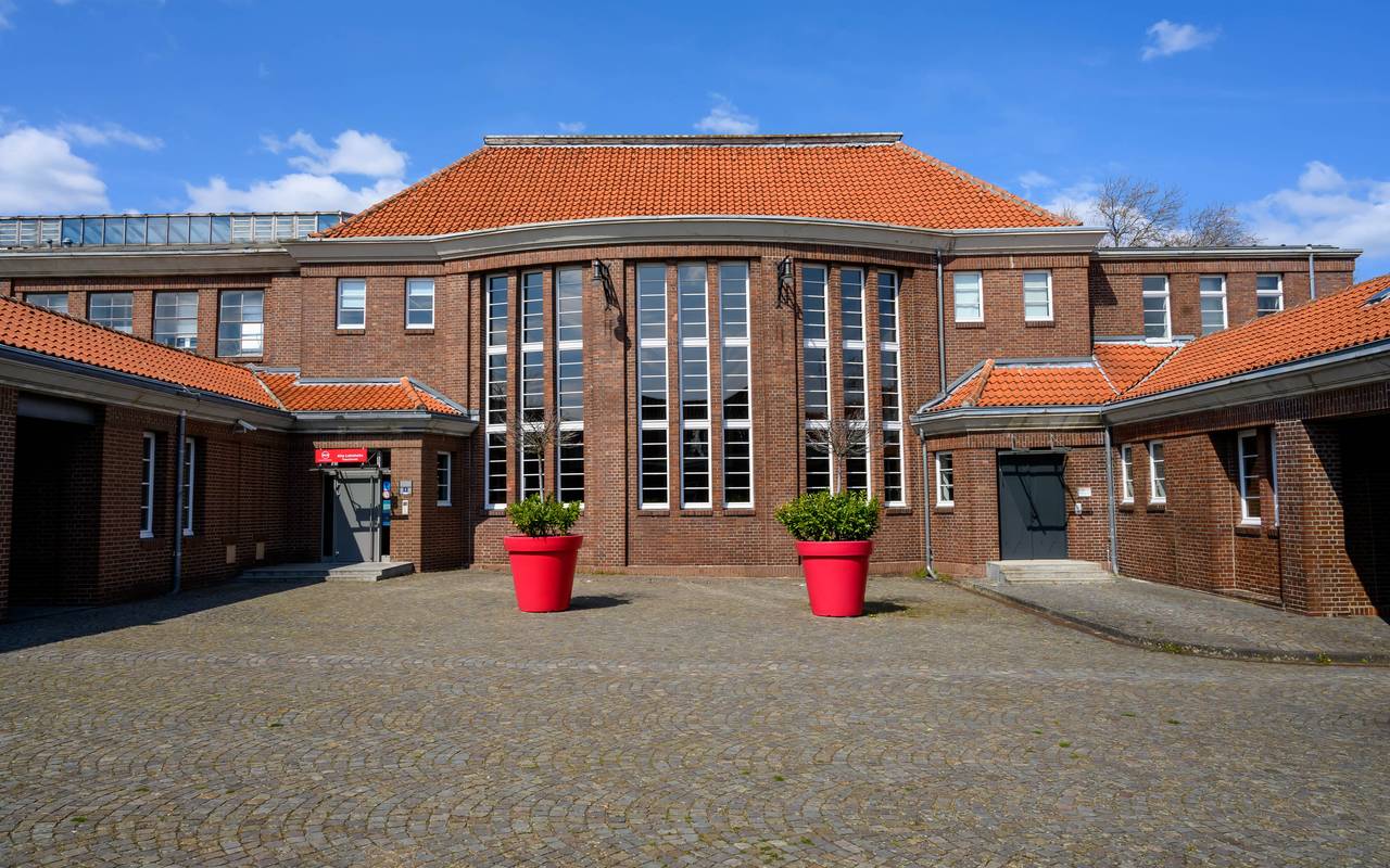 Außenaufnahme der sanierten Lohnhalle Wattenscheid