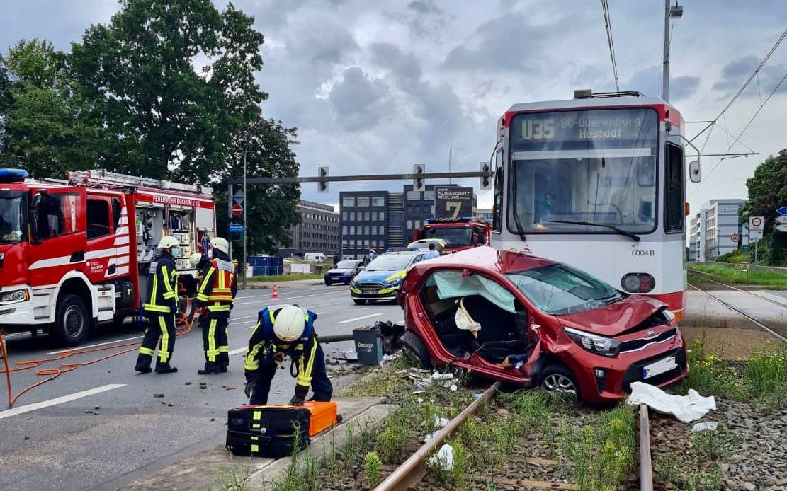 Auto stößt mit U35 zusammen