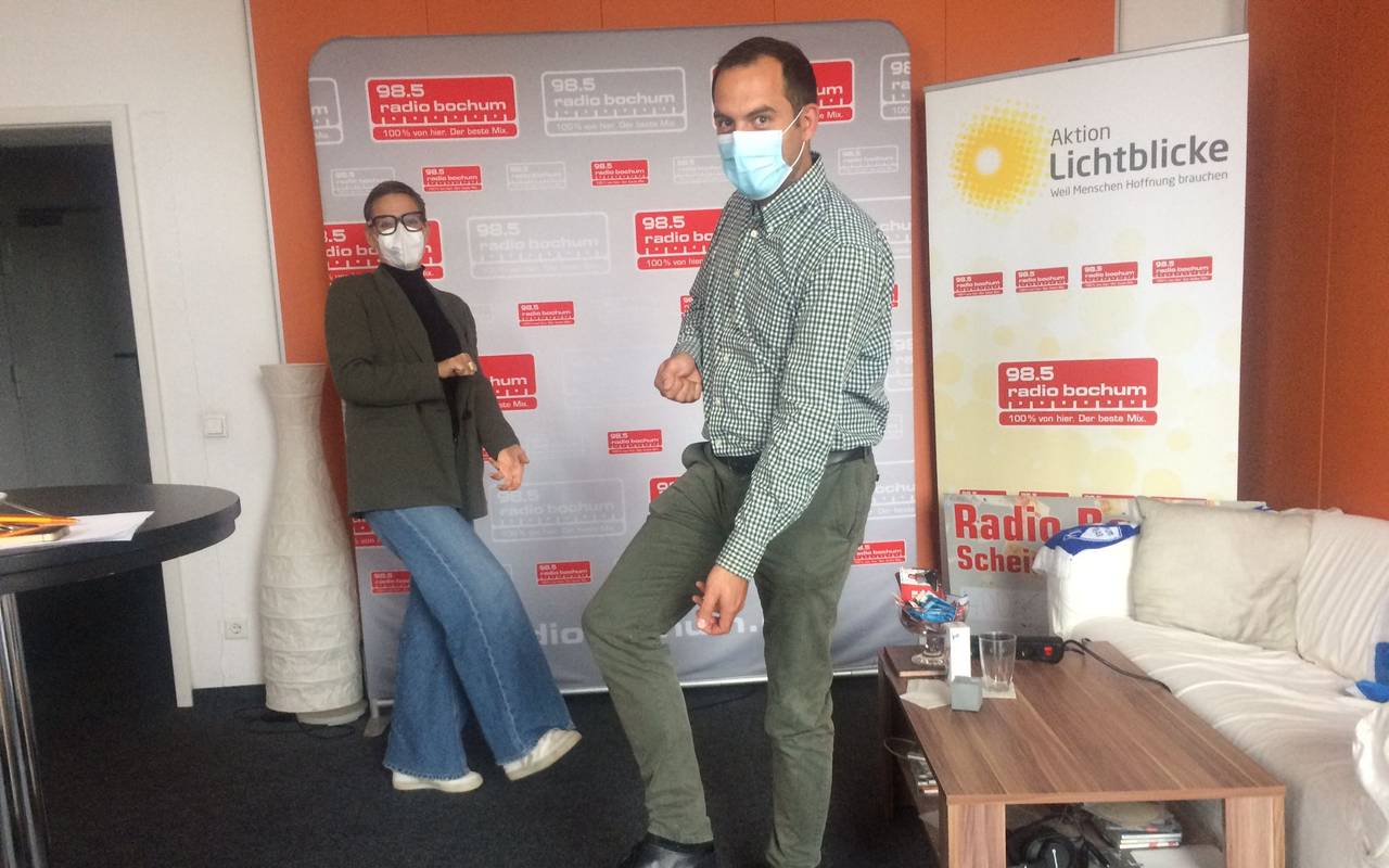Moderatorin Katja Leistenschneider und Landwirt Jan Bockholt