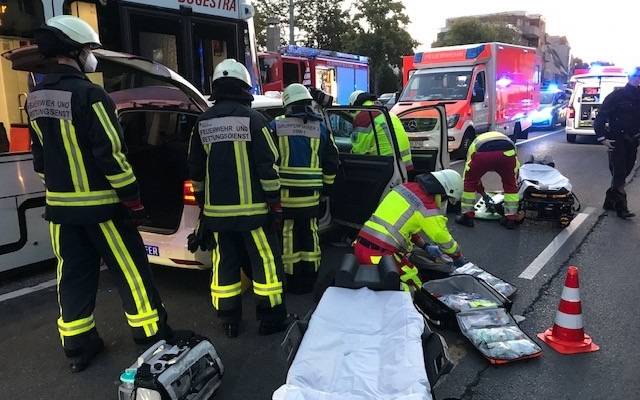 Feuerwehrmänner an der Unglücksstelle