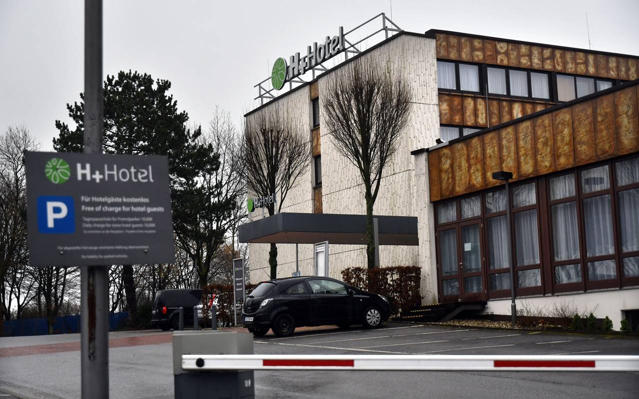 Das H + Hotel steht Stadionring