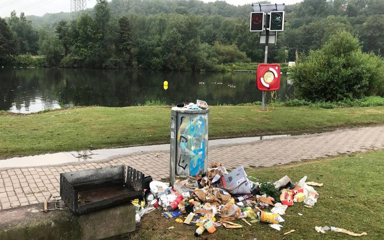 zugemüllte Badestelle Dahlhausen