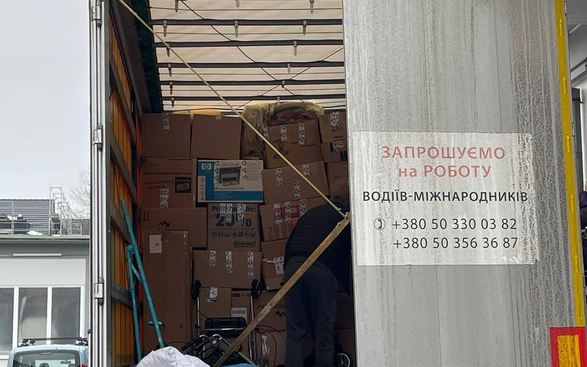 Einer der über 40 LKW, die die Gesellschaft Bochum-Donezk seit Kriegsbeginn in die Ukraine geschickt hat.