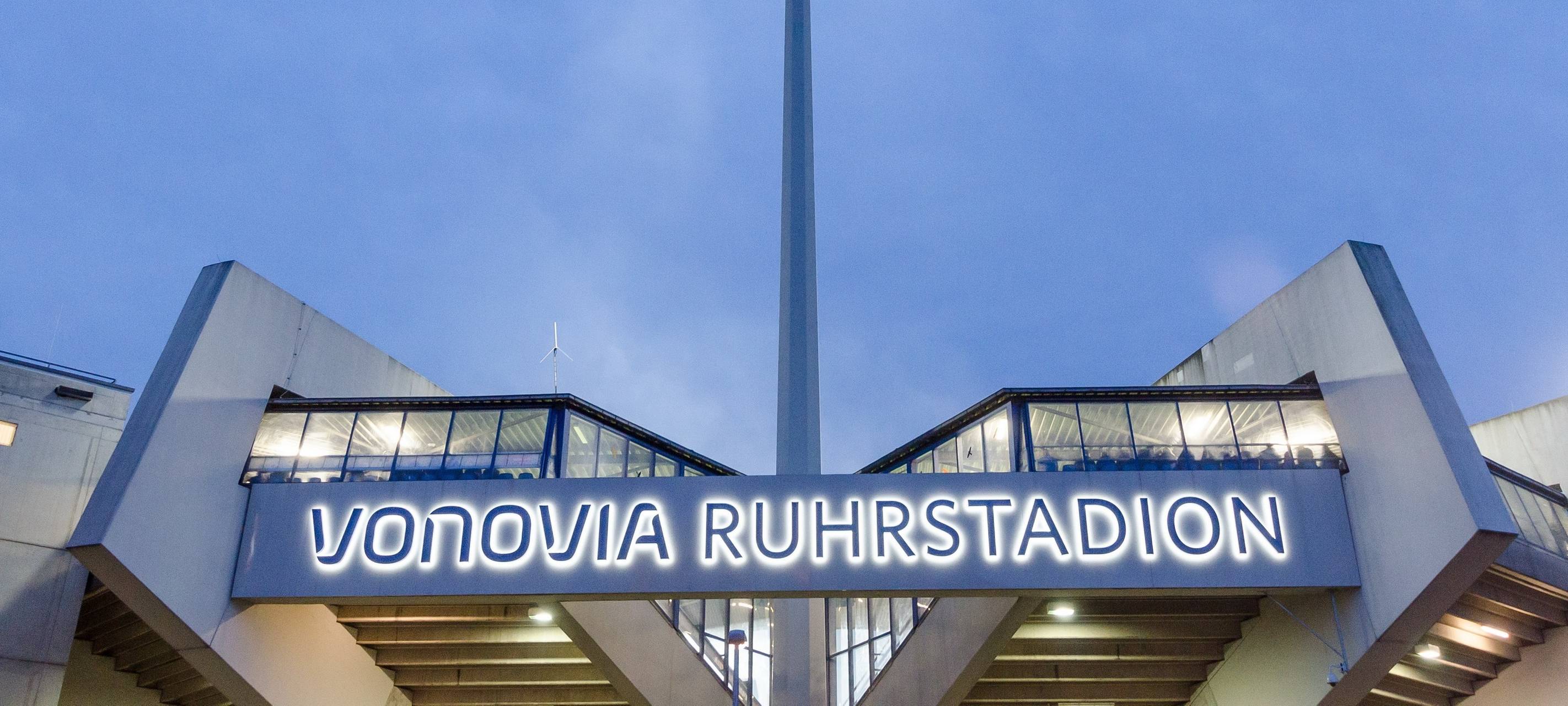 Flutlicht des Ruhrstadions