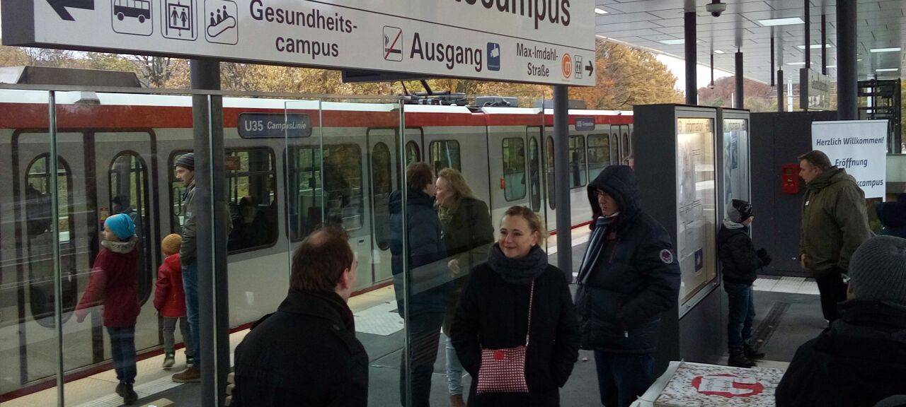 Eröffnung der Haltestelle "Gesundheitscampus"