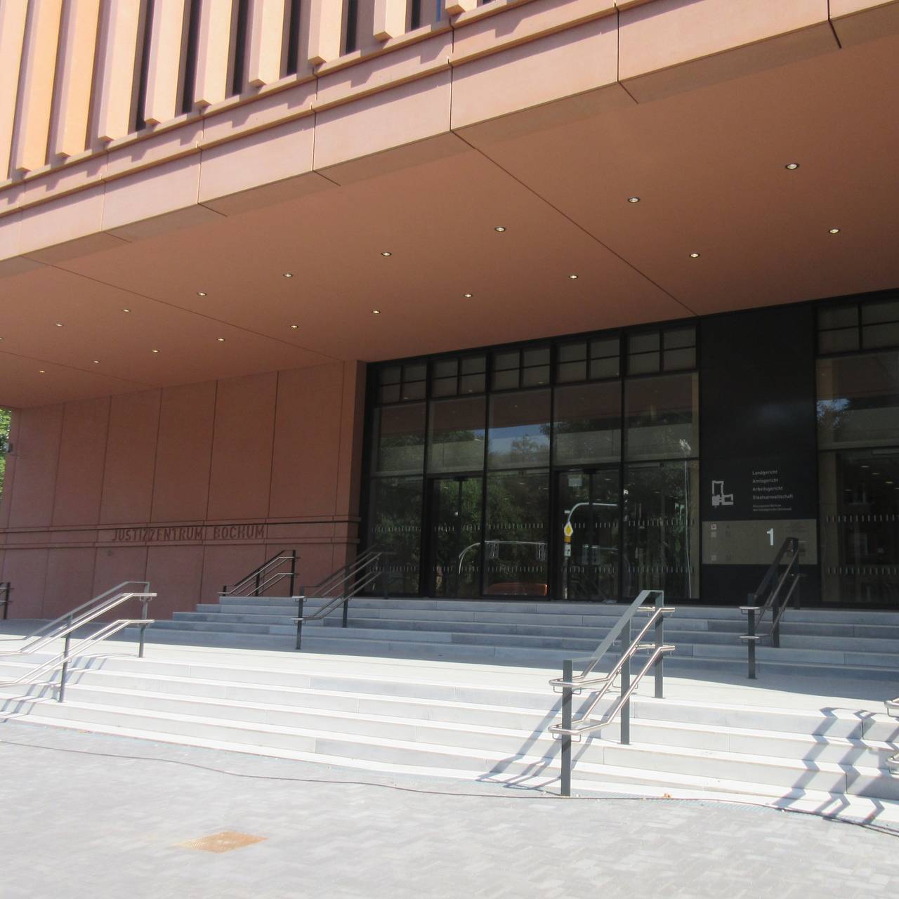 Justizzentrum Eingang