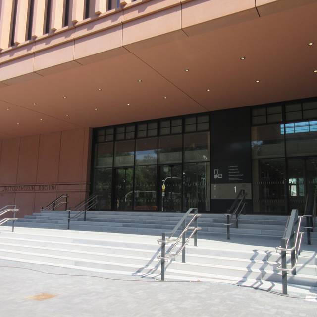 Justizzentrum Eingang