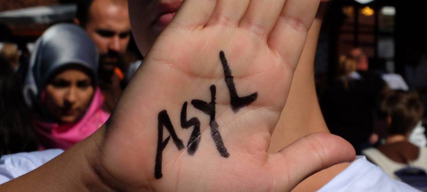 Bochum: Seebrücke veranstaltet Mahnwache auf dem Weihnachtsmarkt