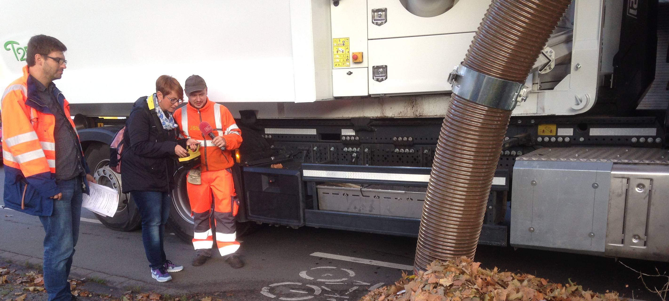 USB Bochum sammelt mit Bochumerinnen und Bochumern Herbst-Laub