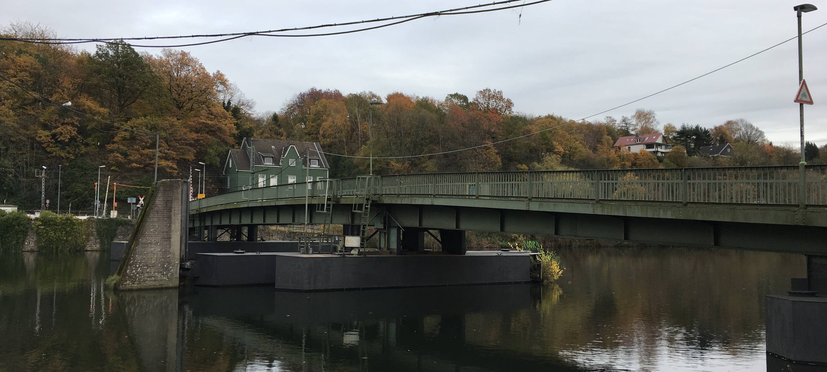 Die Schwimmbrücke in Dahlhausen im November 2017.