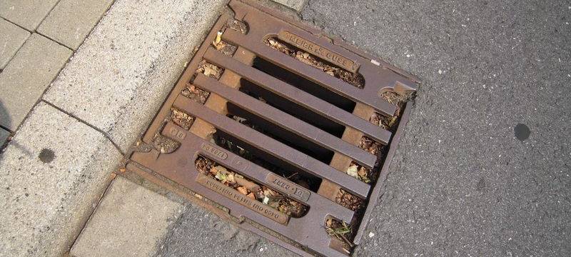 Mehr als 20 Stück in Bochum: Gullydeckel gestohlen
