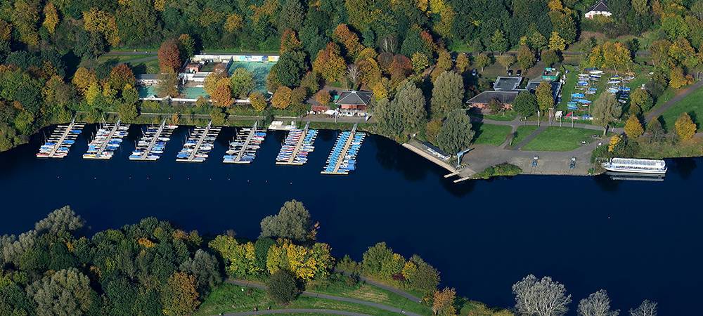 Boote und Schiff am Kemnader See