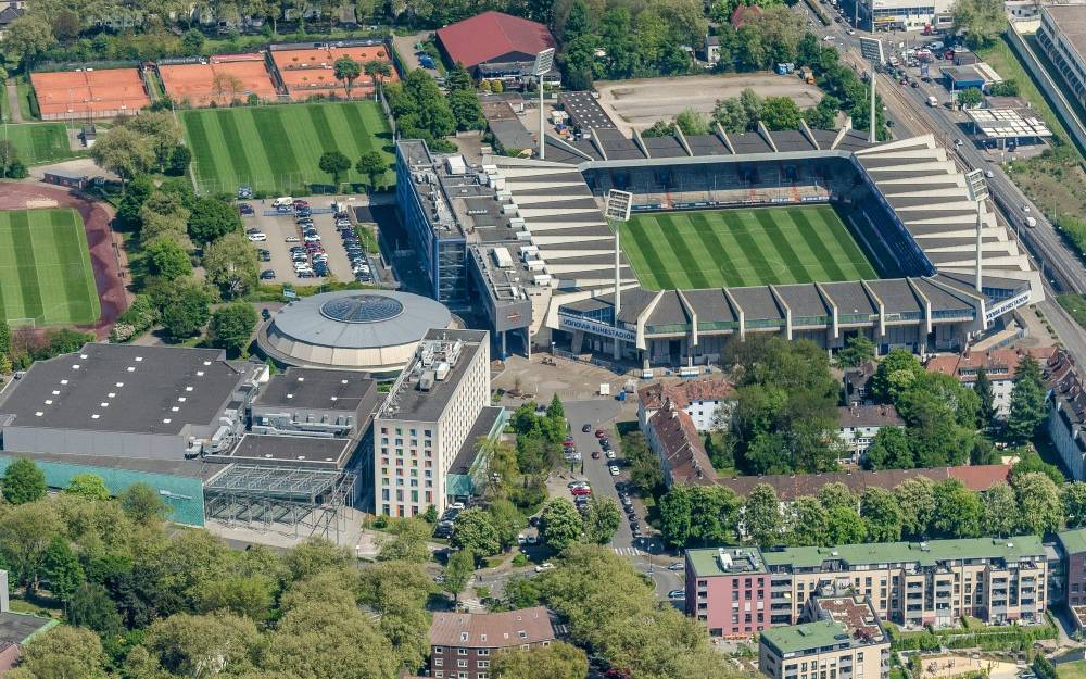 Fans aller Vereine heißt das Ruhrstadion willkommen