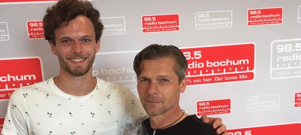 Morgenmacher Felix Groß mit VfL-Legende Dariusz Wosz