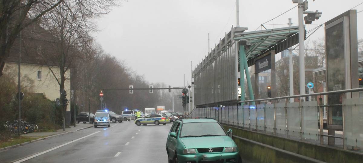 Schwerer Unfall auf Uni-Straße