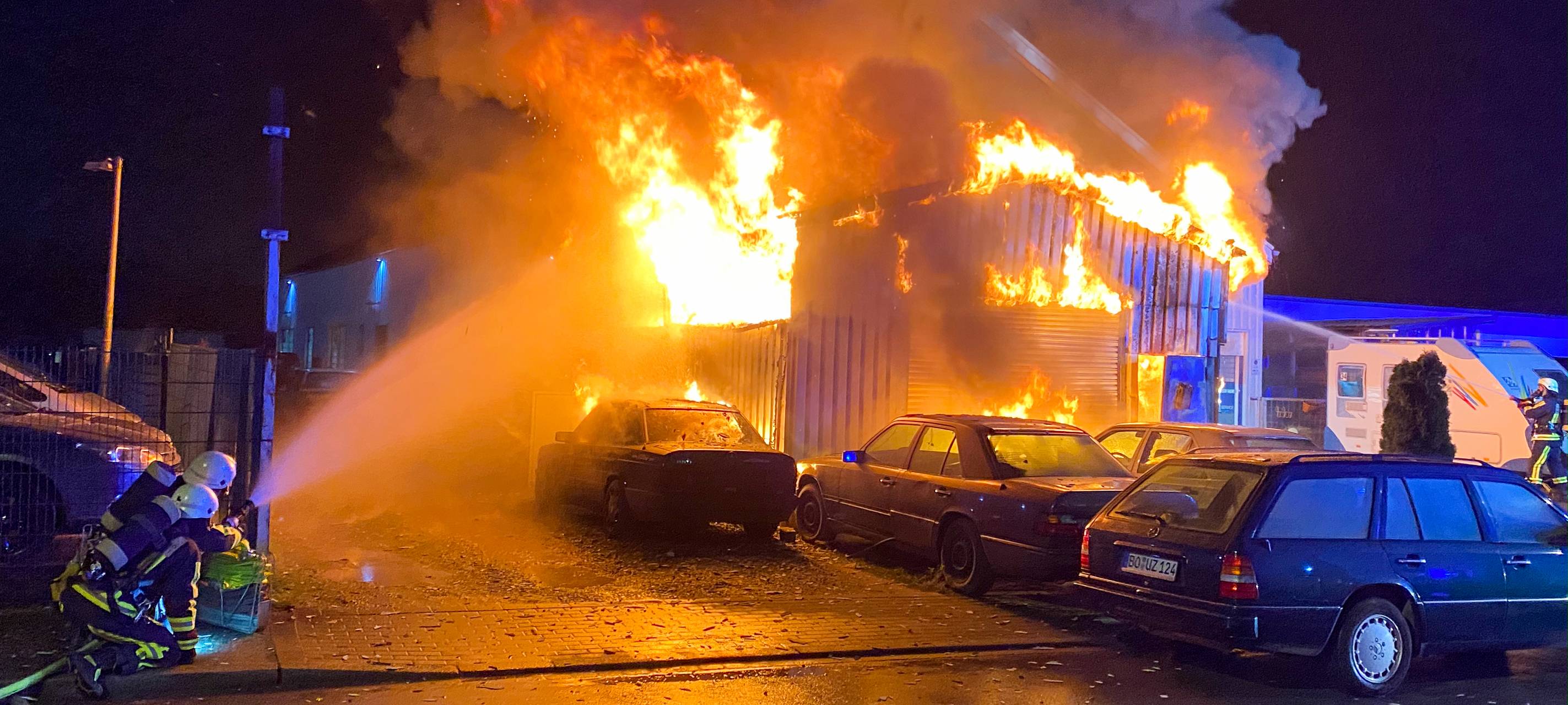 Werkstatt-Anbau in Werne brennt komplett aus