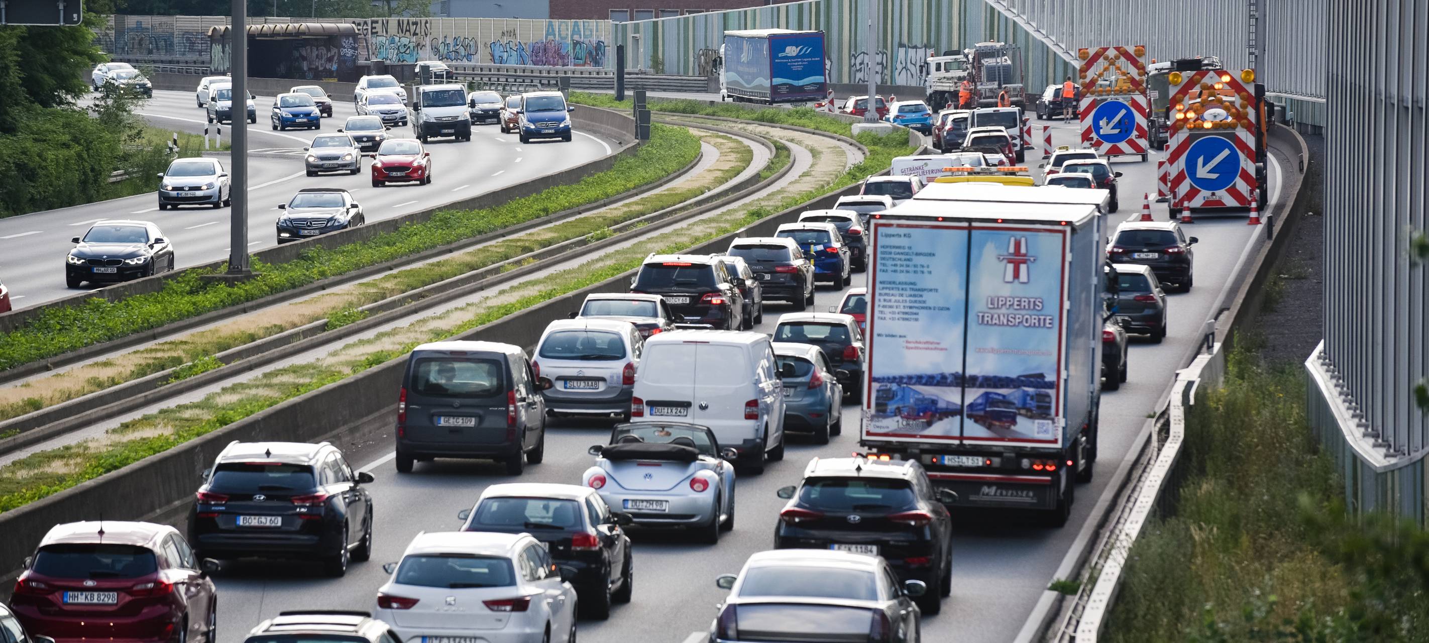 Nur eine Spur auf der A40