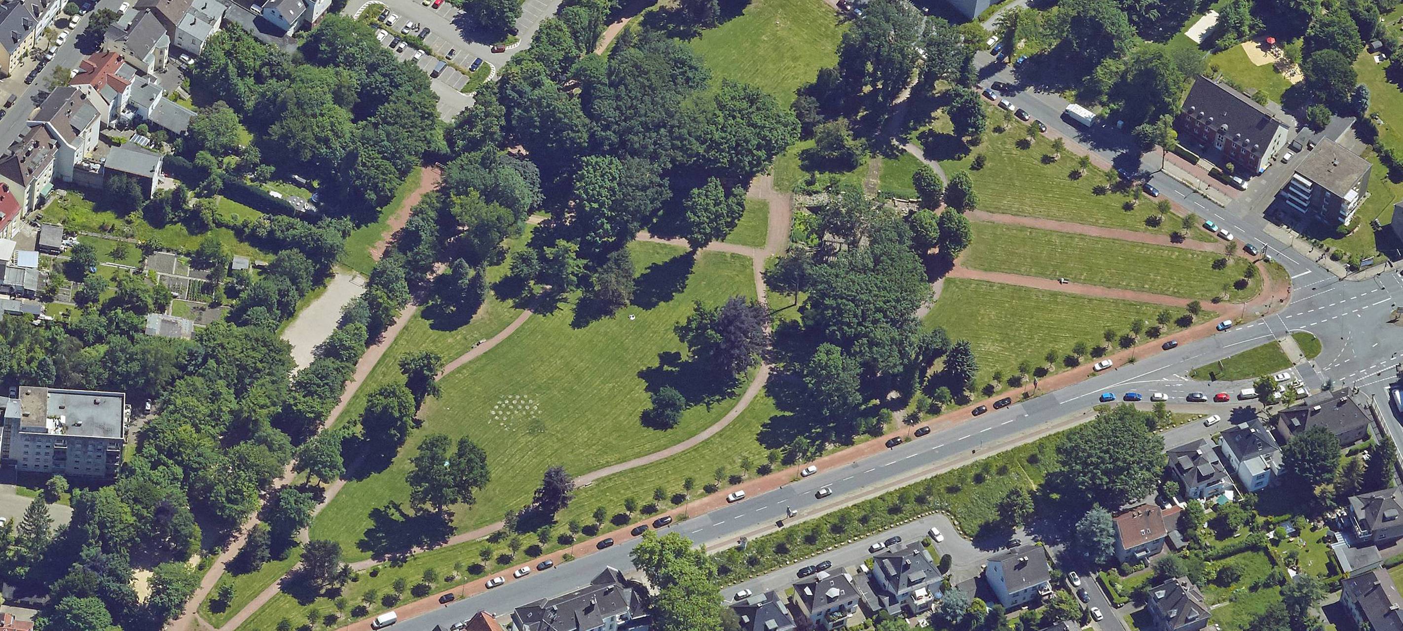 Liuftbild des Parks am Ehrenmal in Wattenscheid