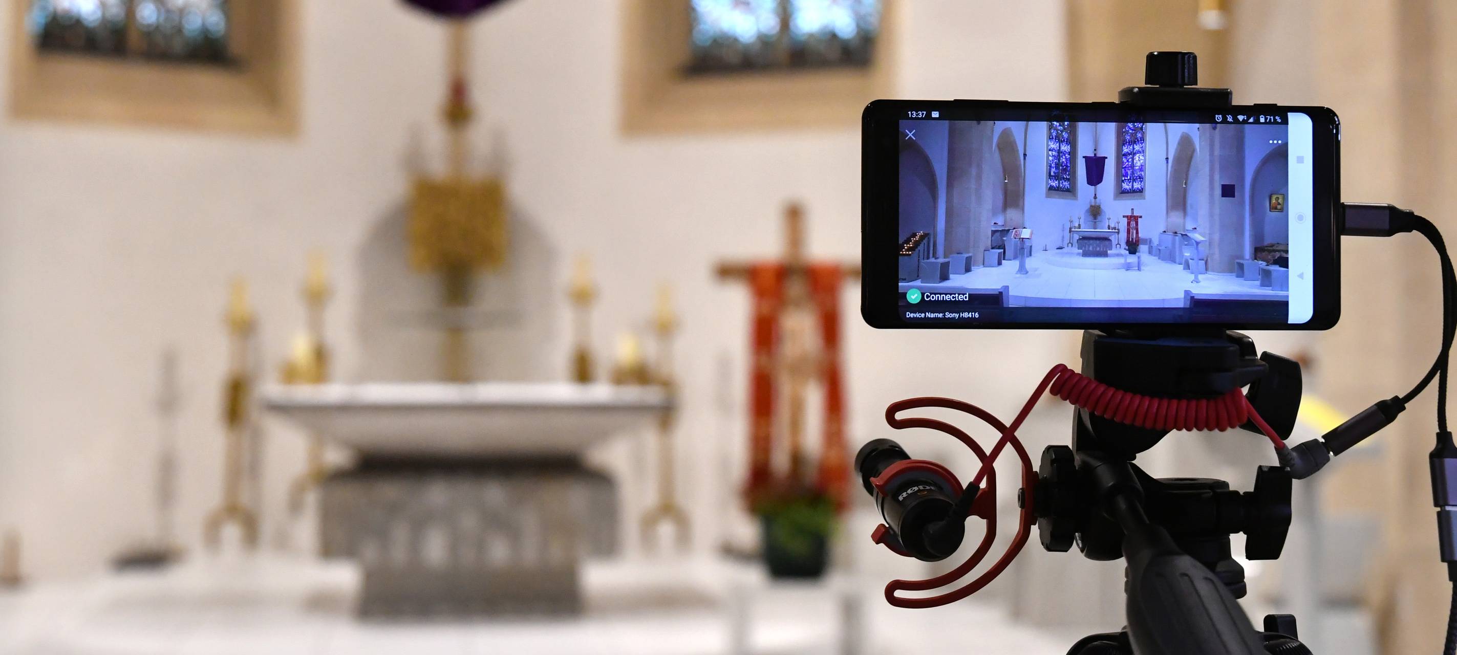 Zisterzienser-Kloster in Stiepel überträgt die Gottesdienste an Ostern mit Handy und Webcam