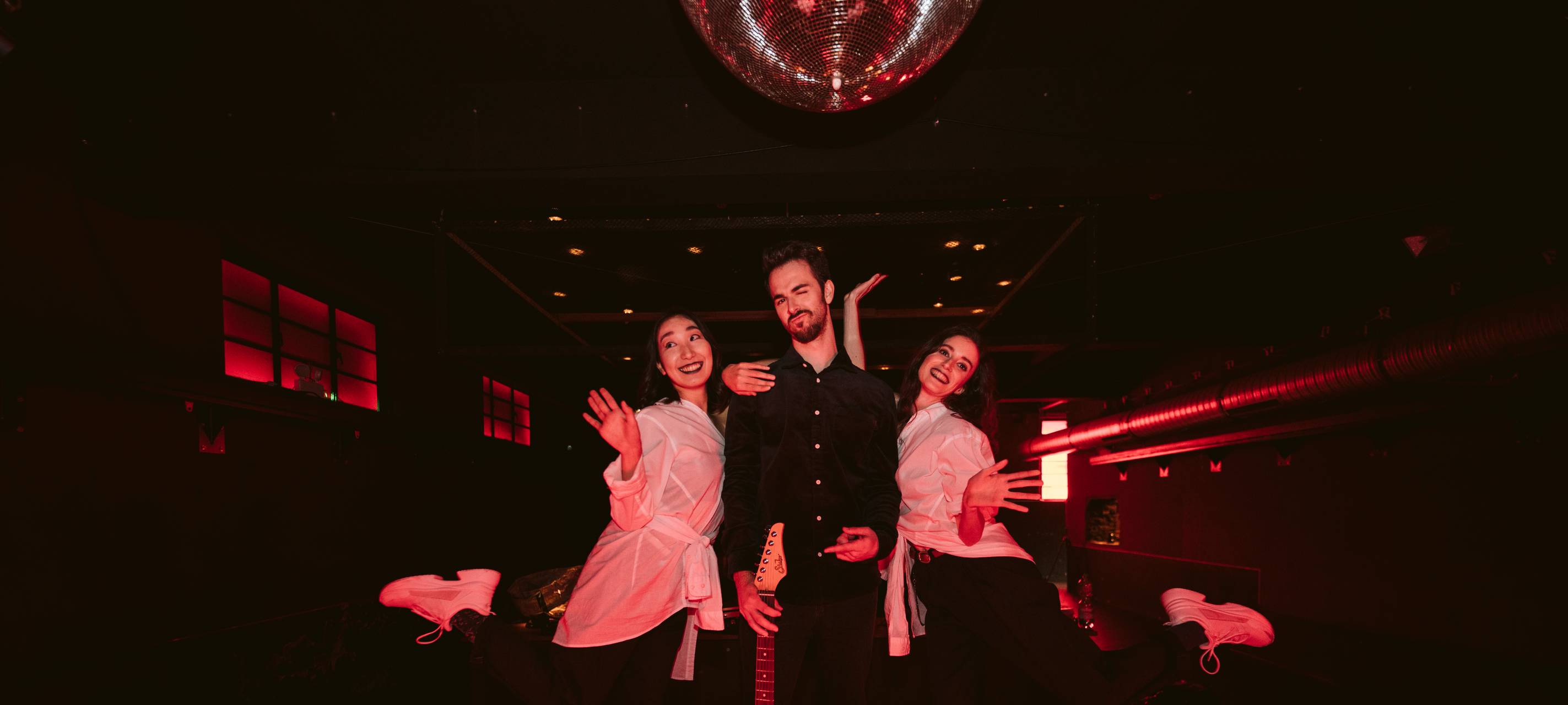 Tim Riddle in seinem Video zu "Damn"