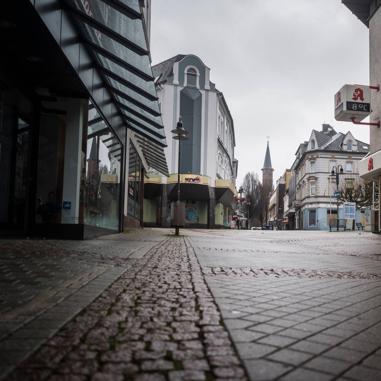 Menschenleere Fußgängerzone in der Bochumer-Wattenscheid