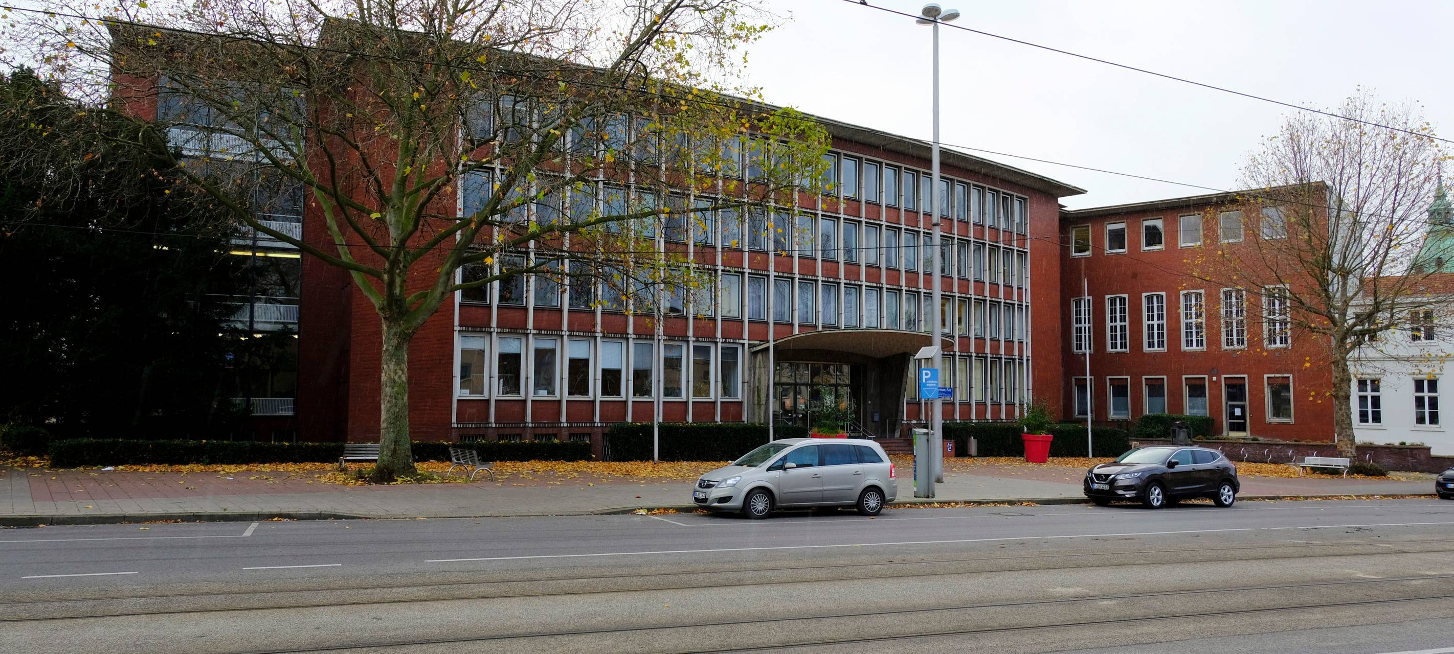 Frontansicht des Rathauses Wattenscheid