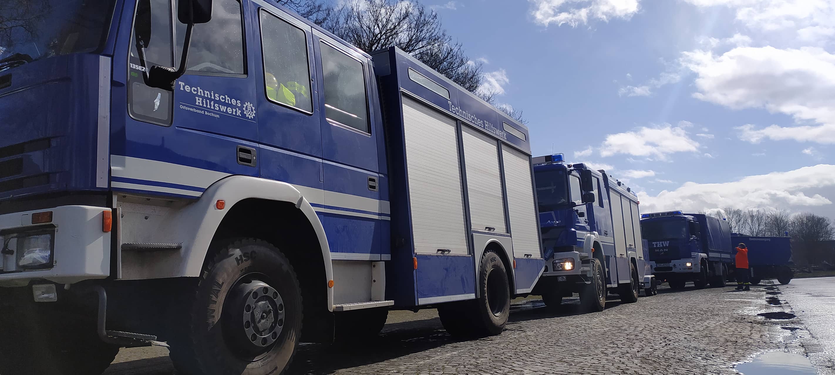 THW übt Brückenbau in Bochum