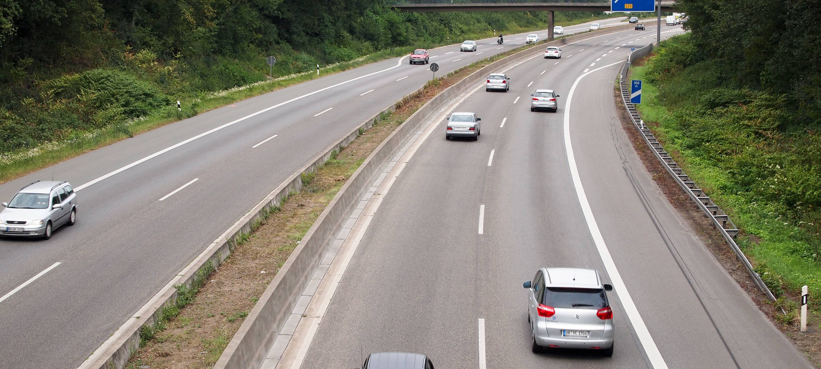 Gegenstand auf A43 geworfen