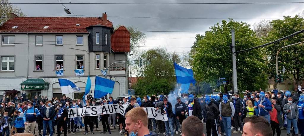 Bochum: 5000 VfL-Fans verabschieden Mannschaft nach Nürnberg