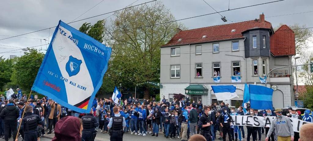 Bochum: 5000 VfL-Fans verabschieden Mannschaft nach Nürnberg