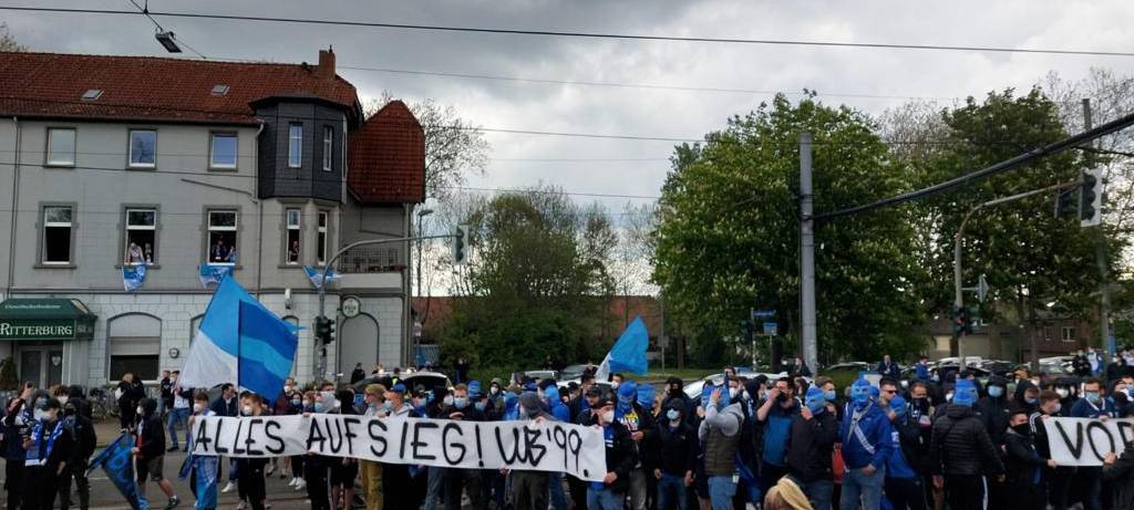 Bochum: 5000 VfL-Fans verabschieden Mannschaft nach Nürnberg