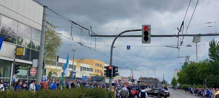 Bochum: 5000 VfL-Fans verabschieden Mannschaft nach Nürnberg