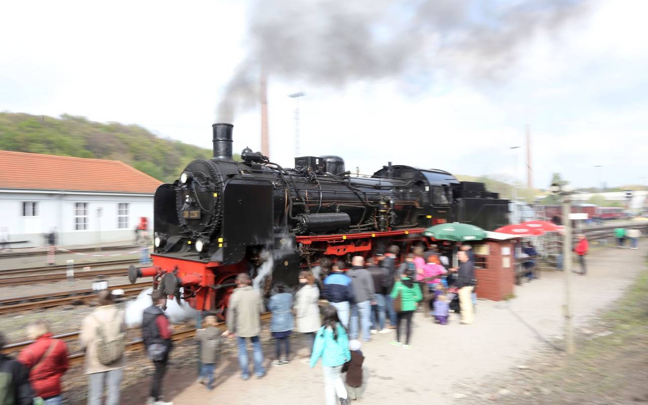 Lokomotive vor dem Eisenbahnmuseum in Bochum.