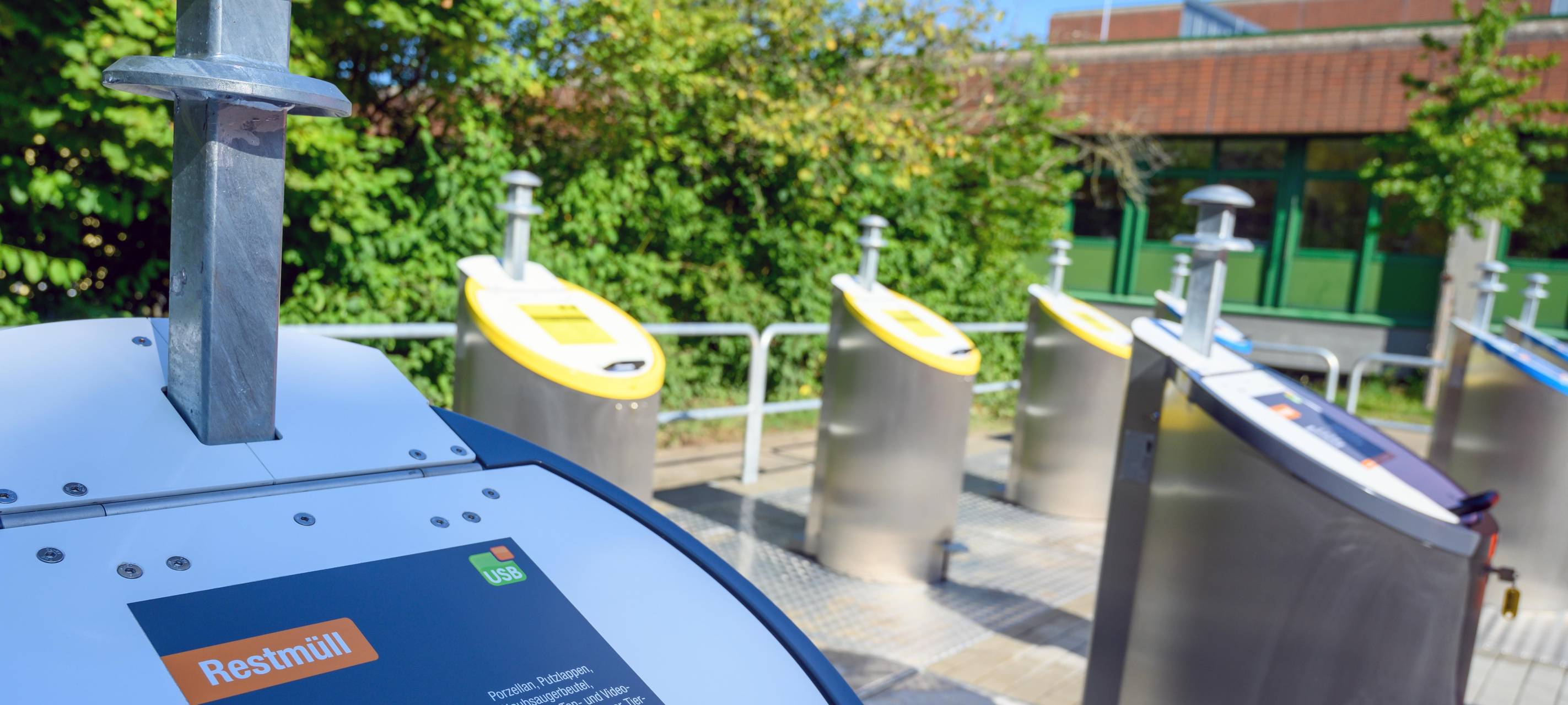 Mehrere geschlossene Container