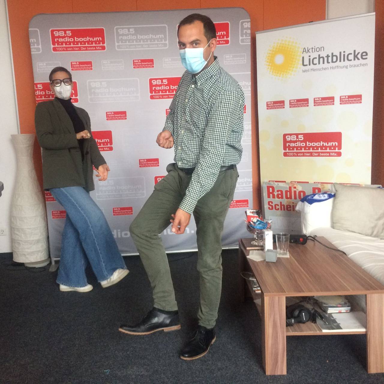 Moderatorin Katja Leistenschneider und Landwirt Jan Bockholt