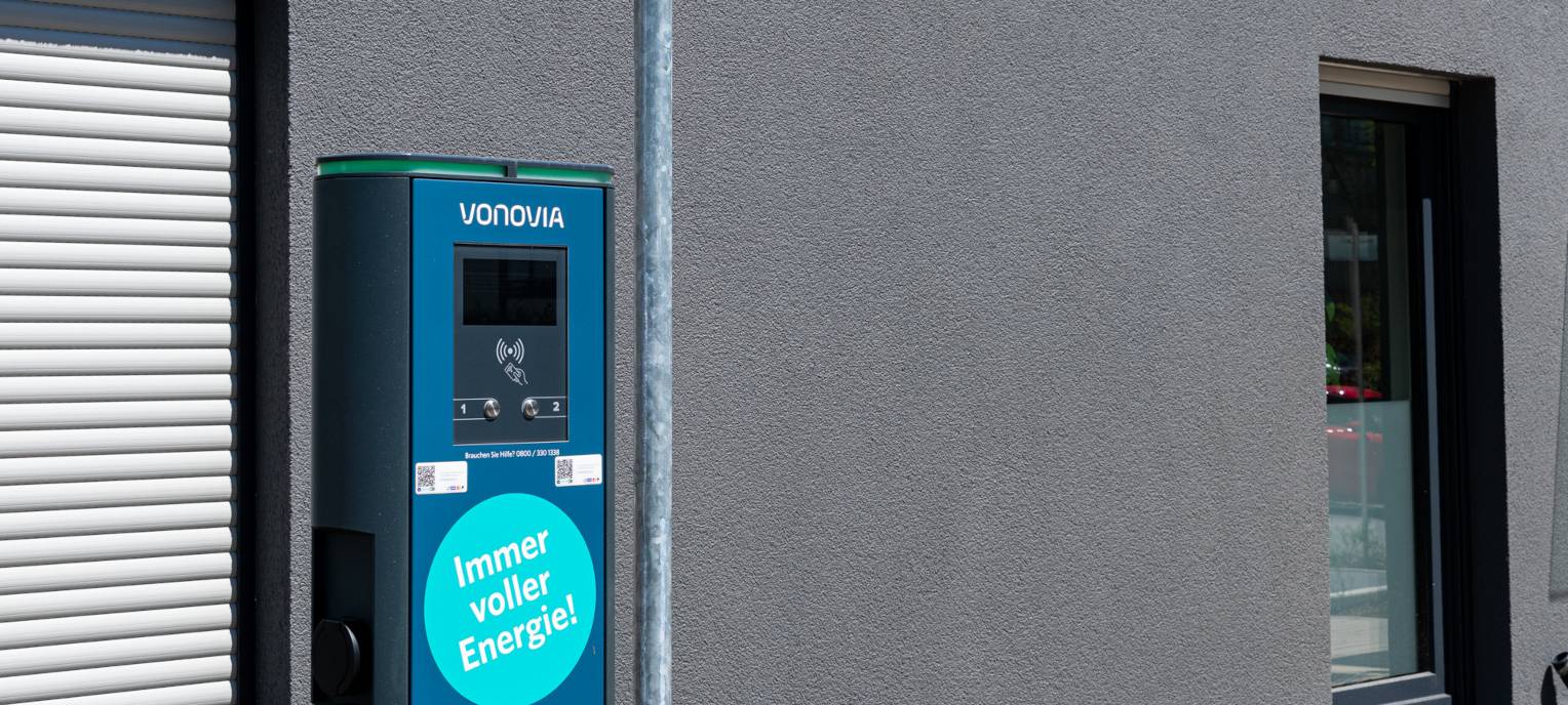 Eine E-Ladesäule in einem Bochumer Vonovia-Wohnquartier