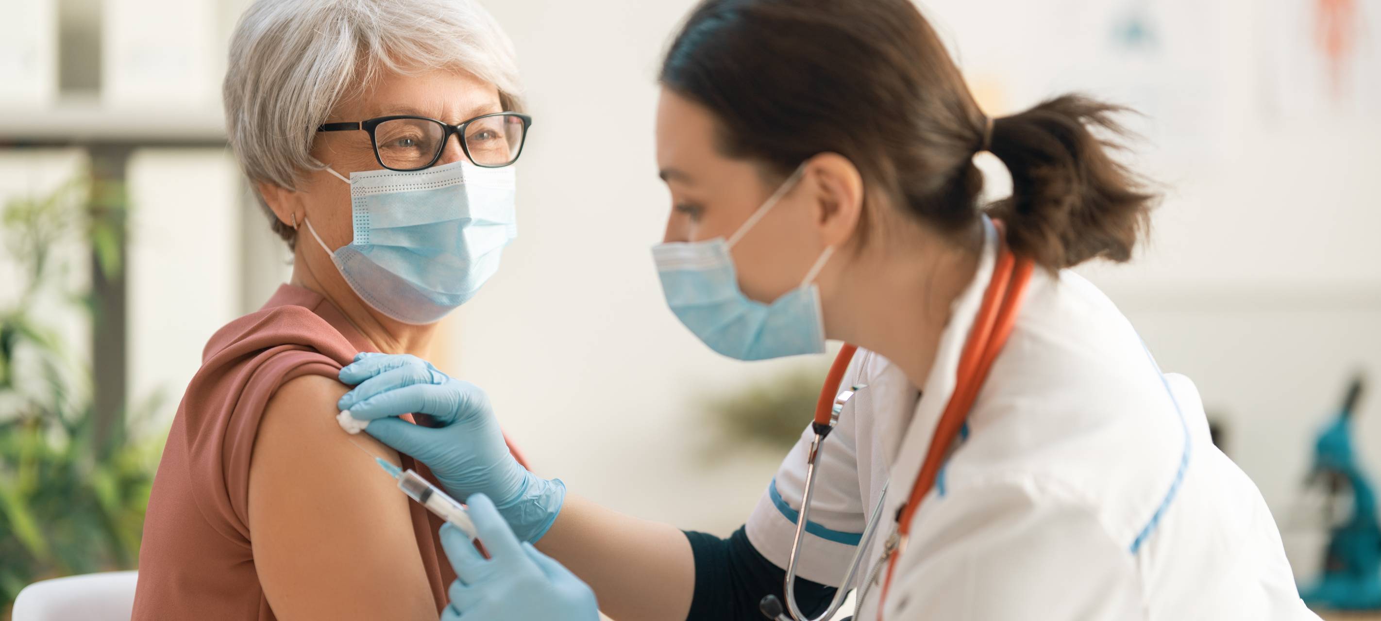 ältere Frau bei ärztlicher Untersuchung