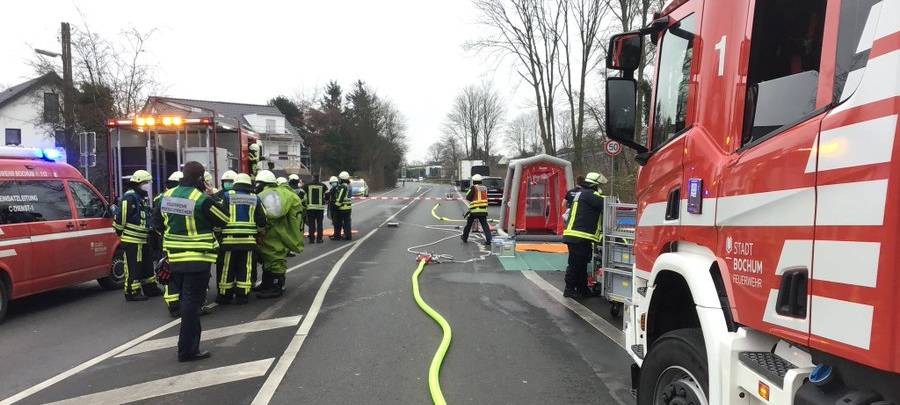 Feuerwehr sperrt Zeppelindamm ab
