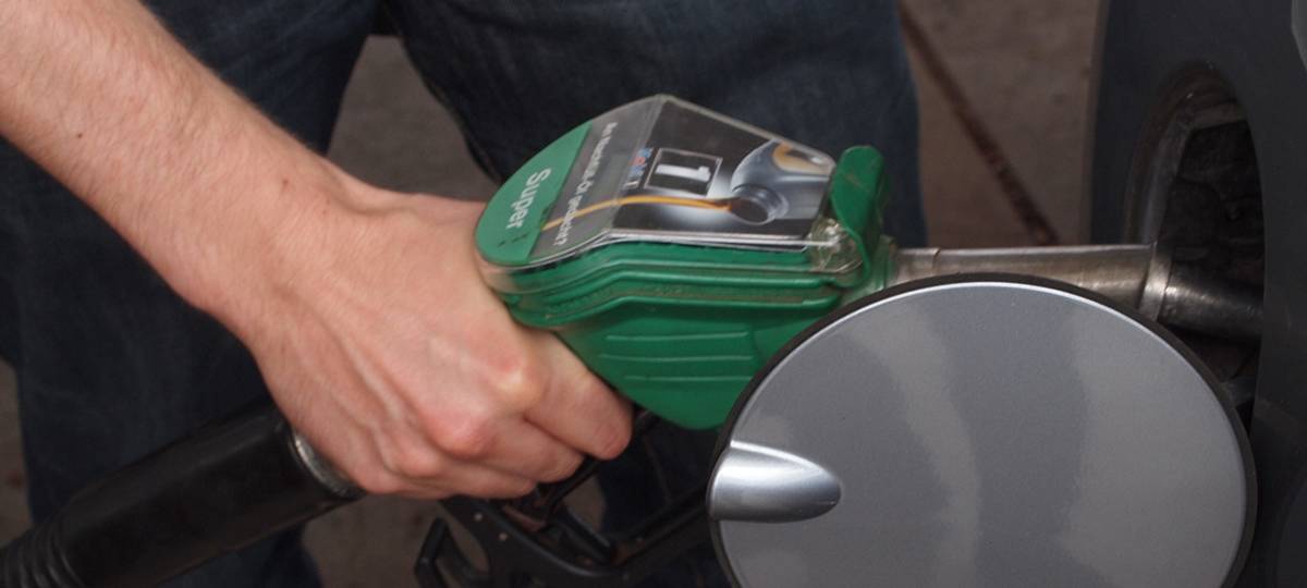 Spritpreise weiter enorm hoch: So könnt ihr beim Tanken sparen