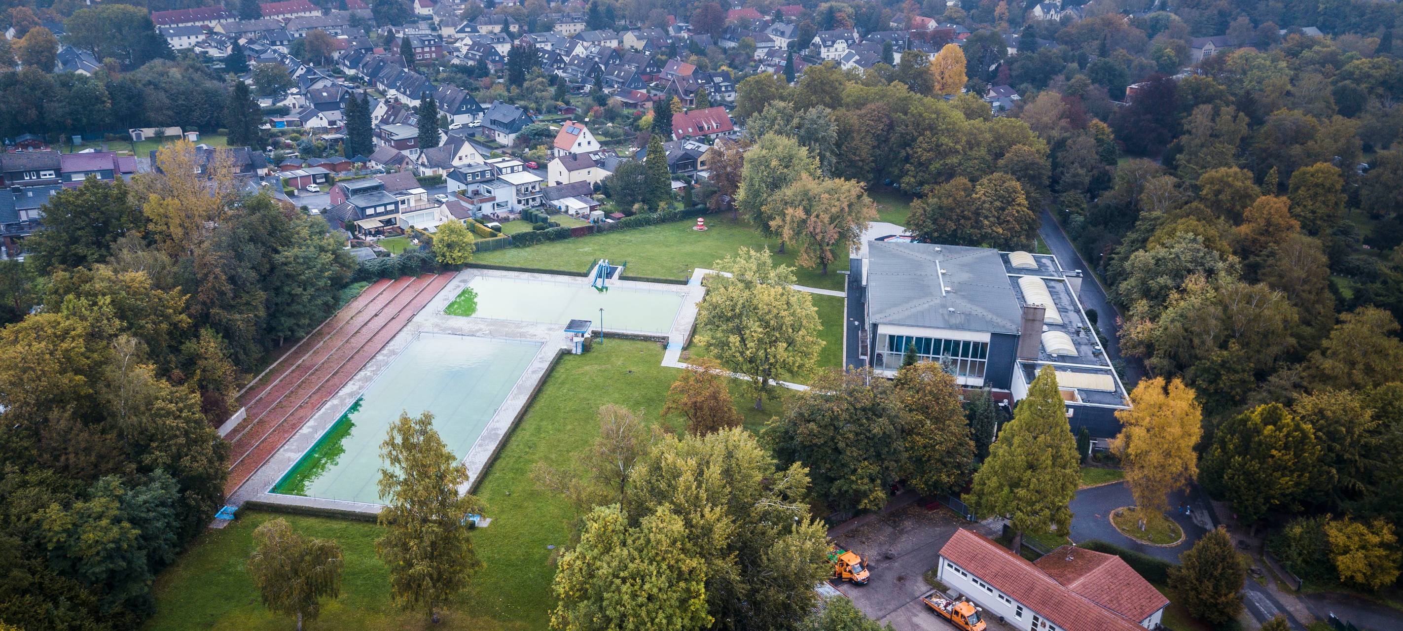 Das Hallenfreibad Langendreer im Herbst 2020 vor dem Umbau