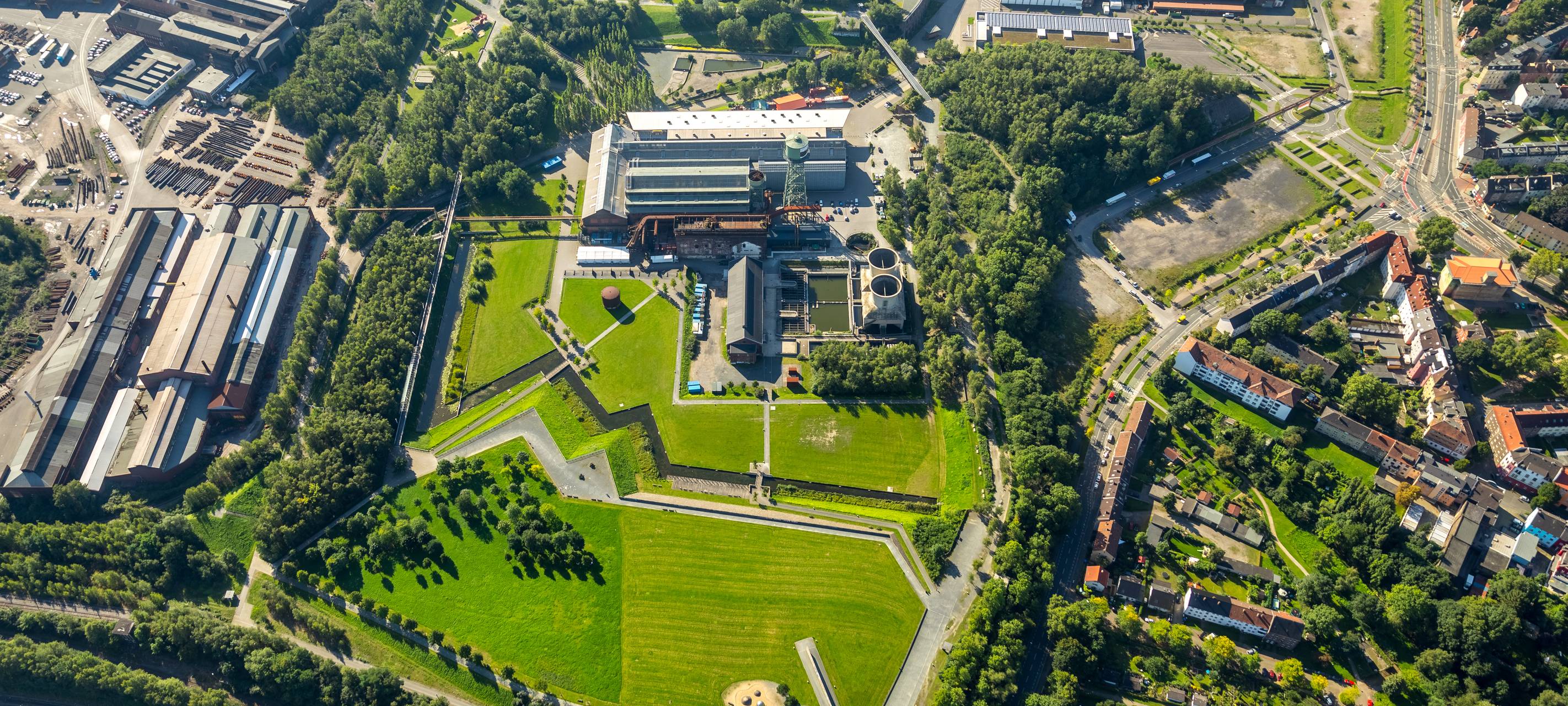 Luftbild Westpark Bochum mit Jahrhunderthalle