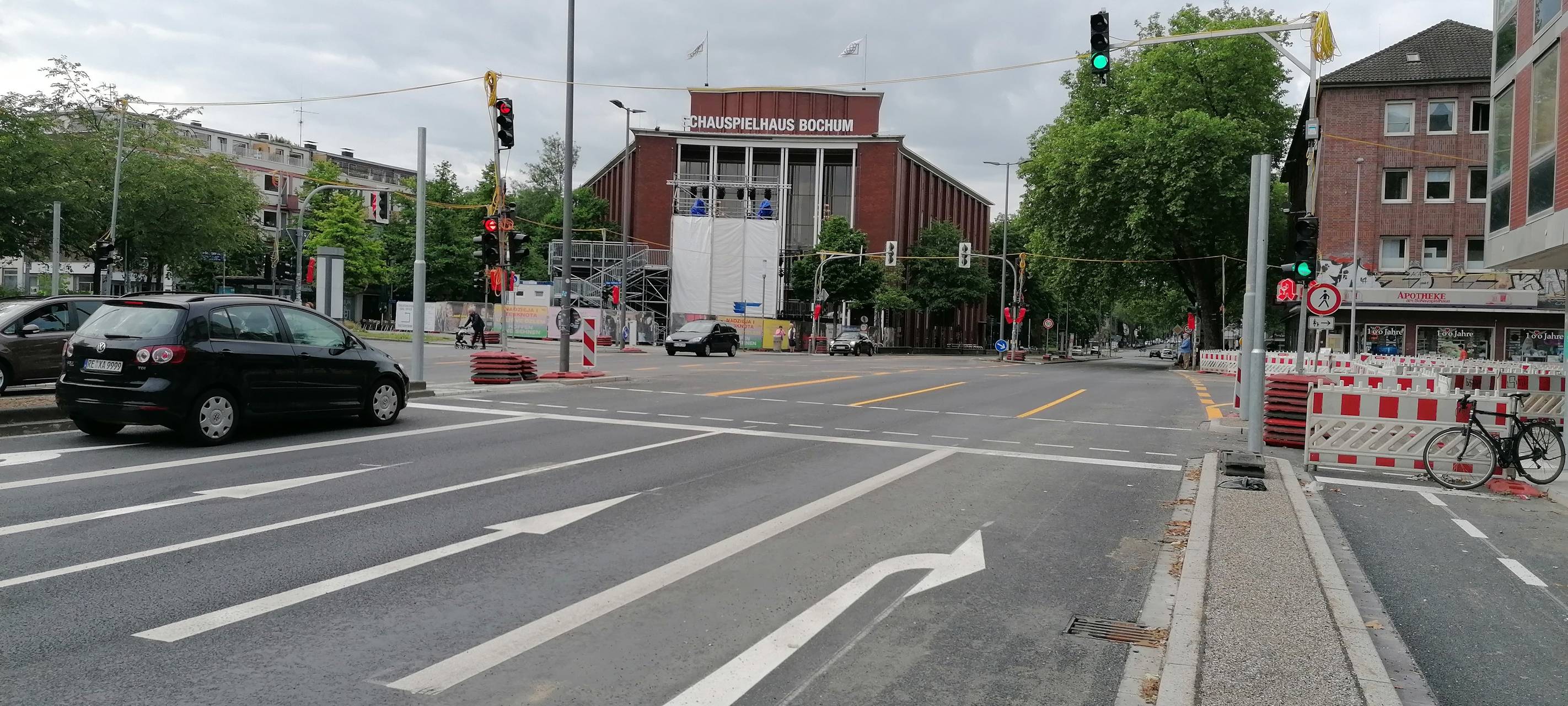 Kreuzung am Schauspielhaus Bochum wieder frei
