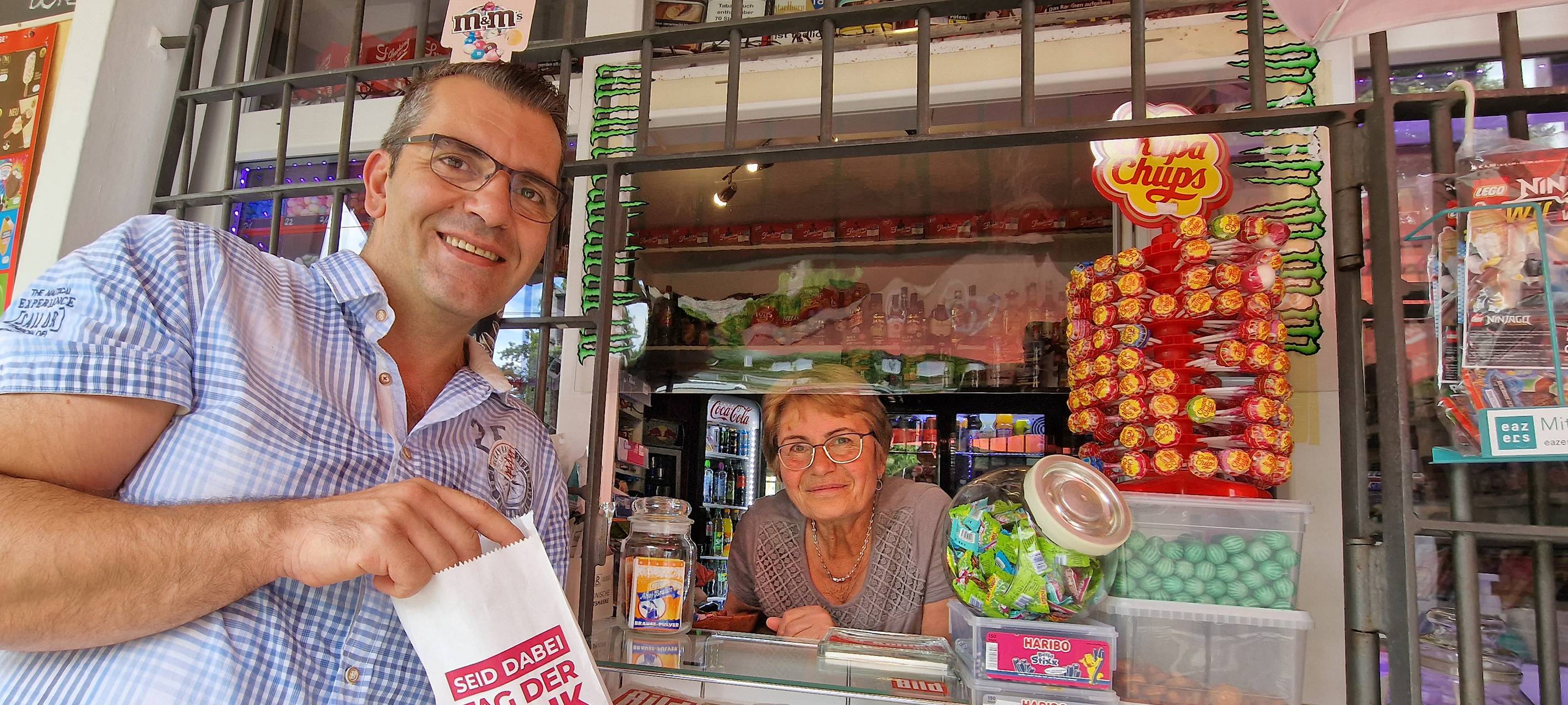 Reflik Gülcü und Ismahen Altundas im Lindener Büdchen in Bochum