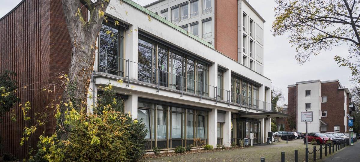 Finanzamt von außen