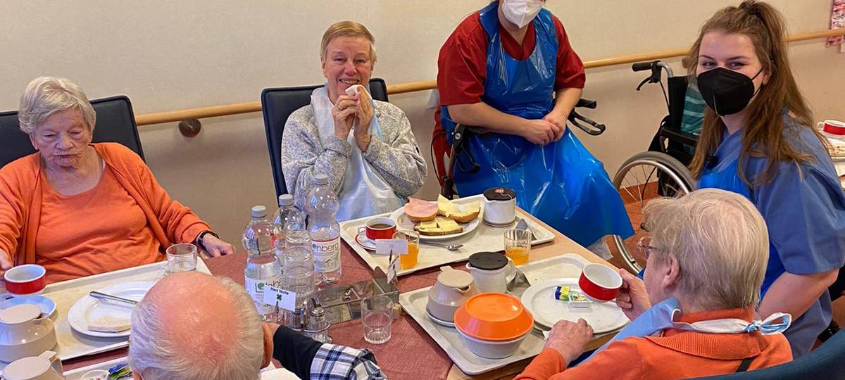 Radio Bochum: Morgenmacherin Kira Kann's!