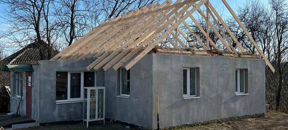 Das kleine Krankenhaus im Kriegsgebiet vor der Eröffnung Mitte Februar - hier werden vor allem Kinder aus dem benachbarten Heim behandelt.