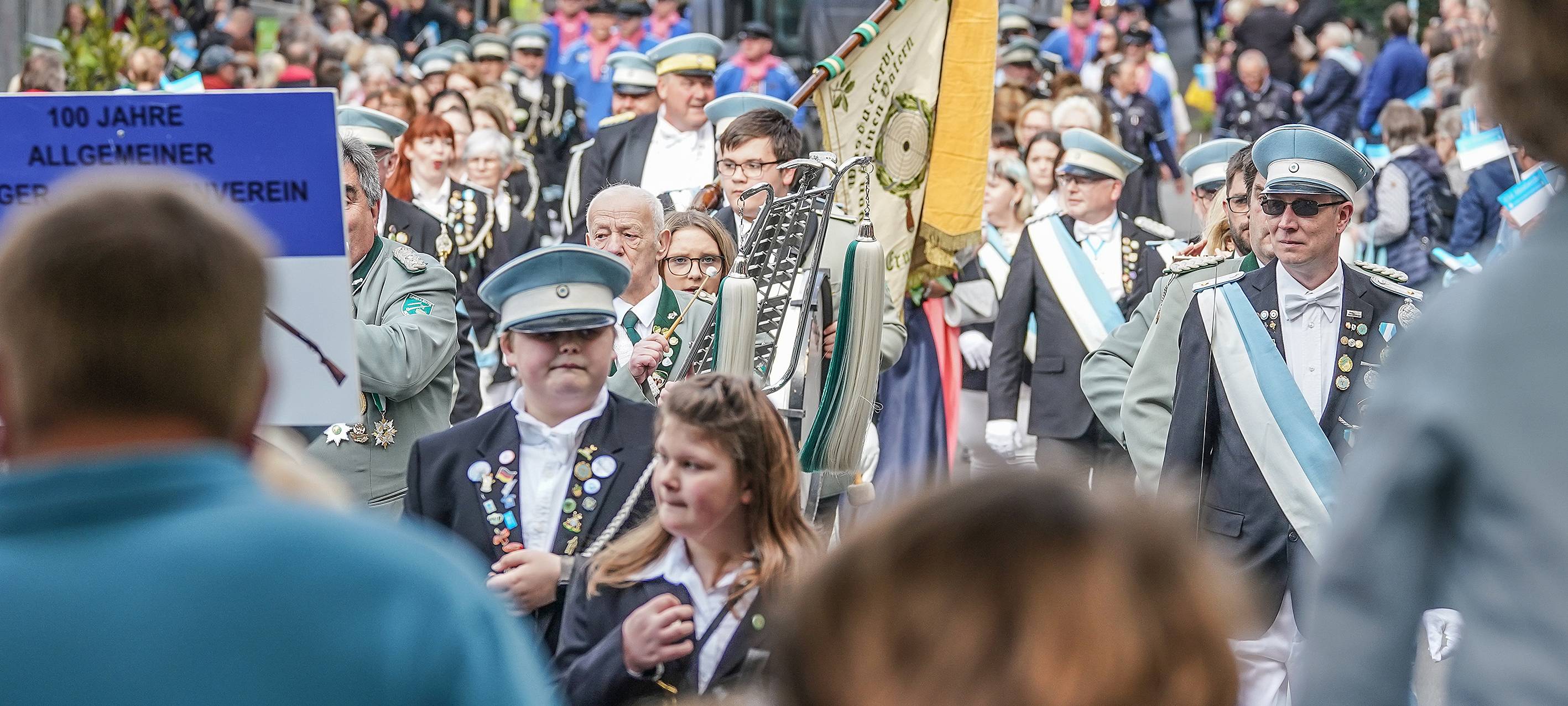 Bogestra in Bochum mit Beeinträchtigungen durch Maiabendfest