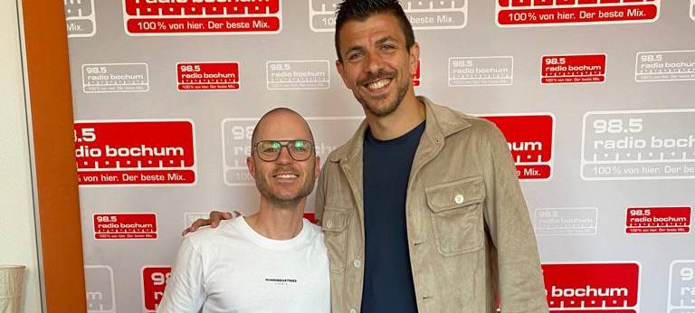 VfL Kapitän Toto Losilla bei Morgenmacher Fabian Hölscher